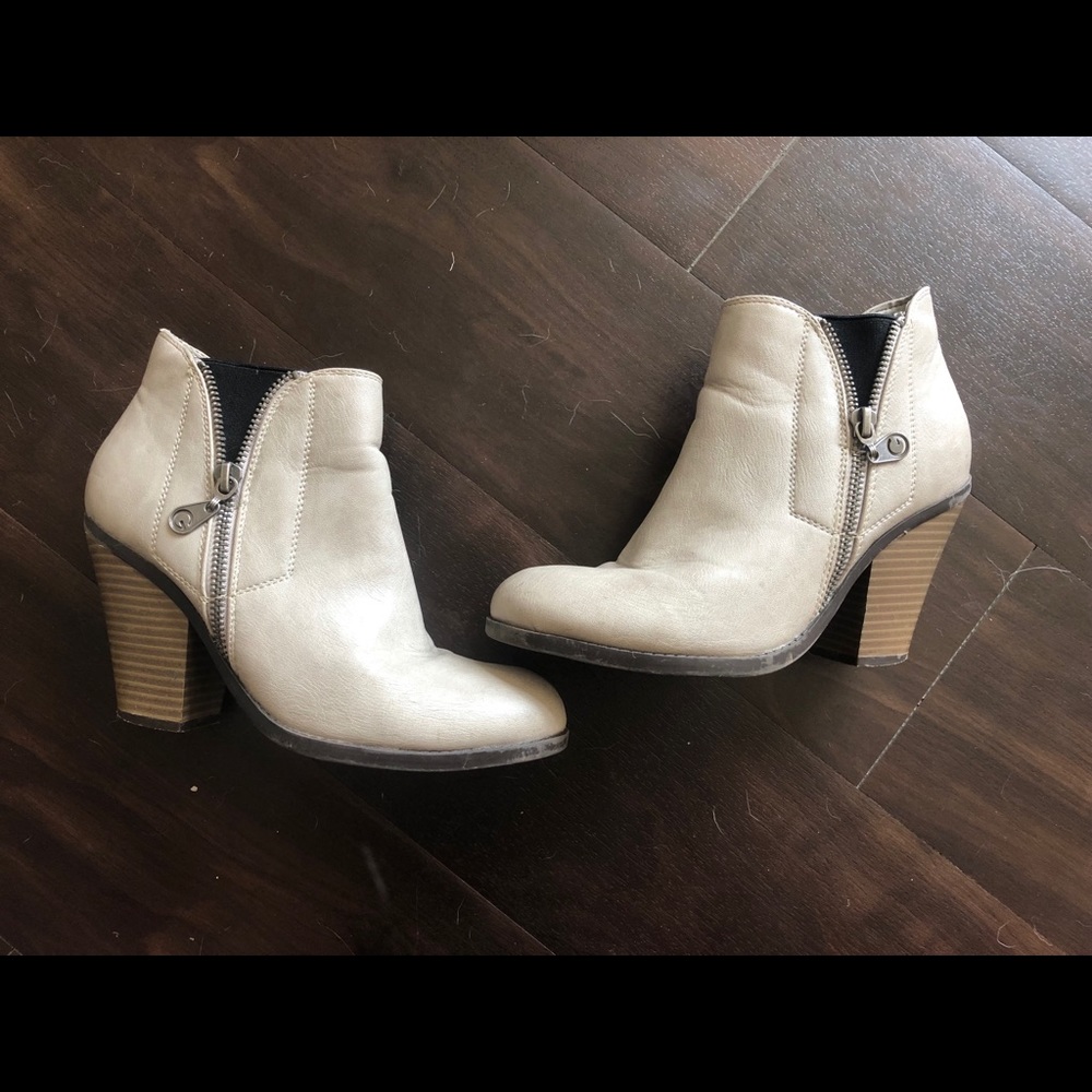 Whitish gray Guess booties